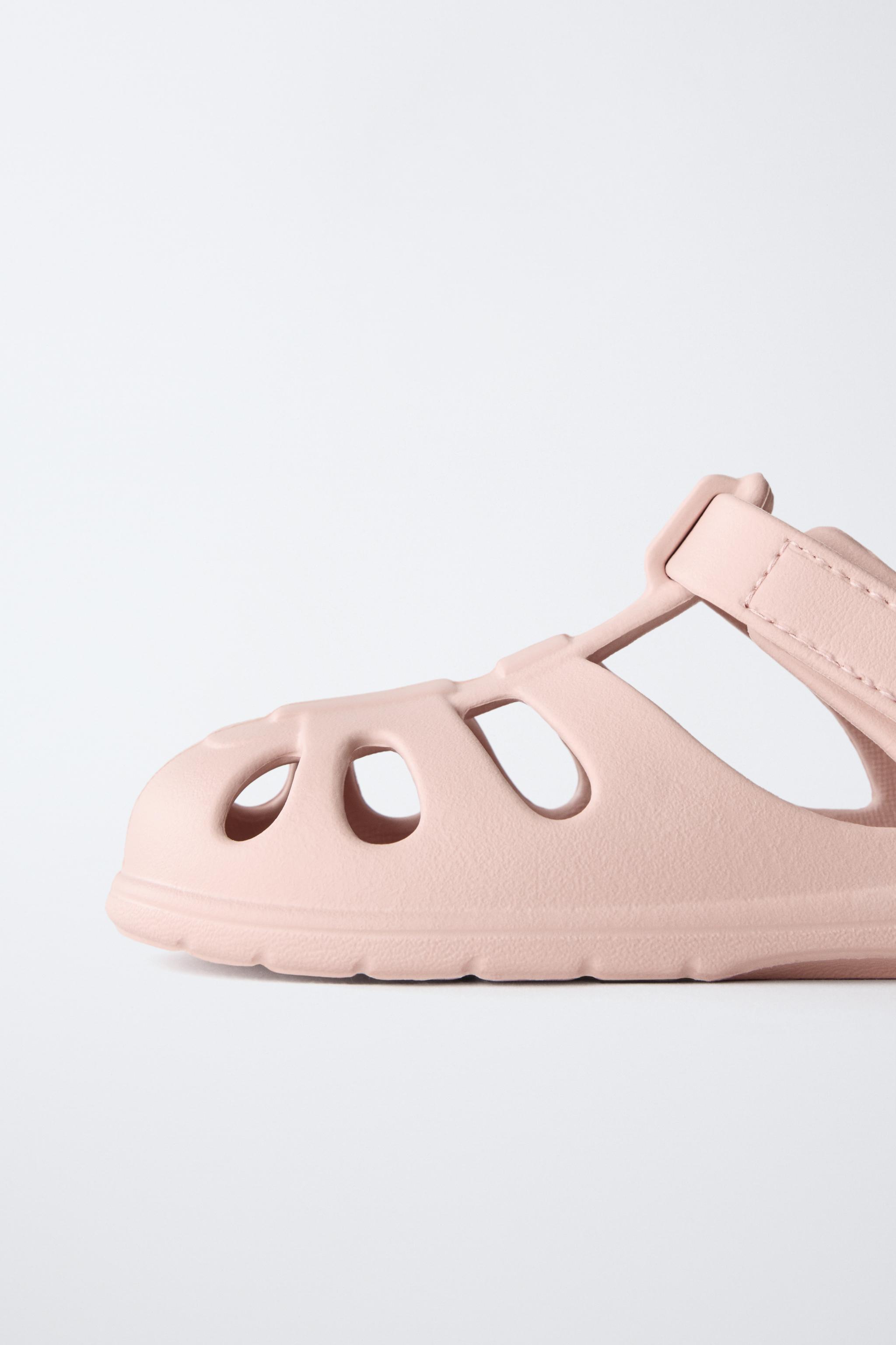 SANDALES STYLE PLAGE PIEDS NUS